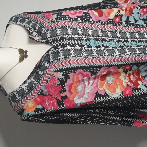 Chicyea Tops - Chicyea black and white patterned with colorful floral accents women's blouse